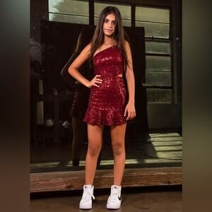 Miss Behave Girls Sequin Olivia Dress -Burgundy Size 14 but fits 12